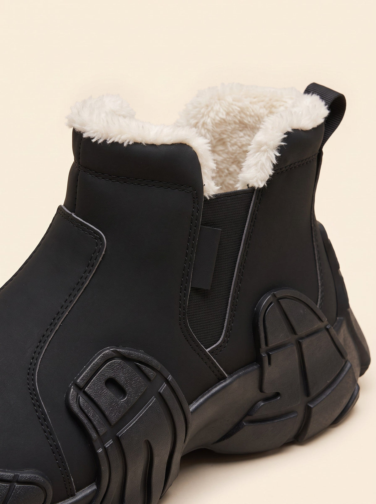 Fleece Lined Winter Boots – Black – fleece lining and rubber sole close-up