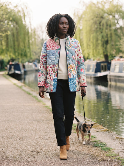 Women's Patchwork Quilted Jacket – Patchwork Floral – lifestyle