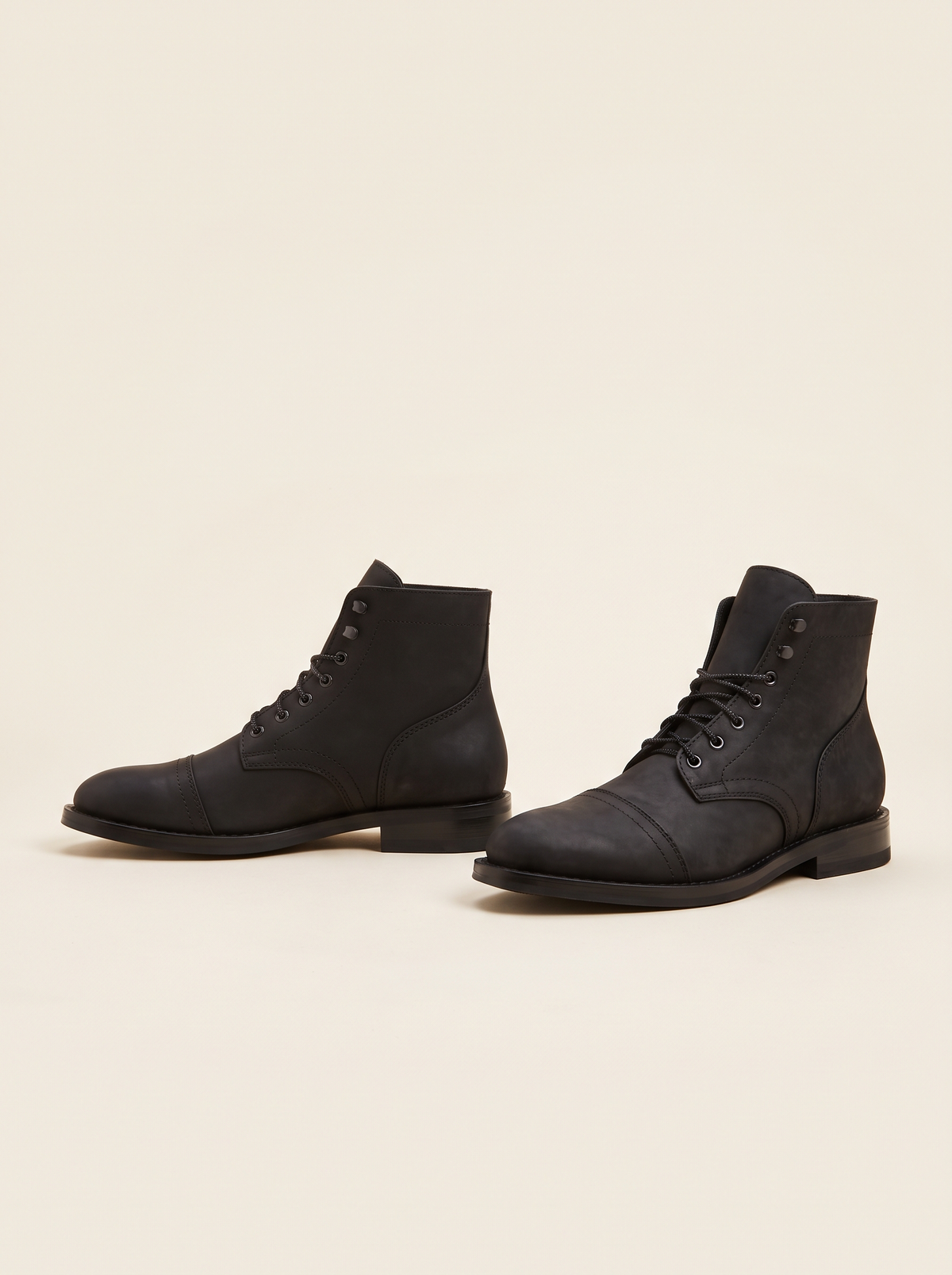 Cap-Toe Lace-Up Boots – Black – product view