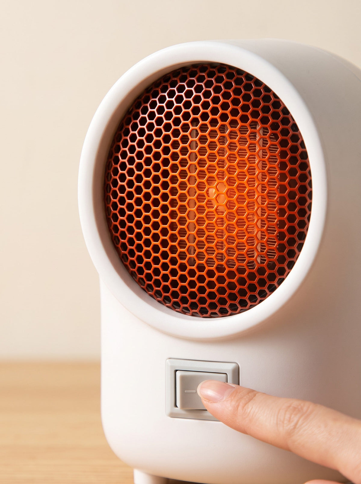 Mini Ceramic Heater 400 W – White – glowing PTC element and on/off switch