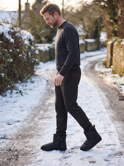 Rechargeable Heated Boots – Black – lifestyle