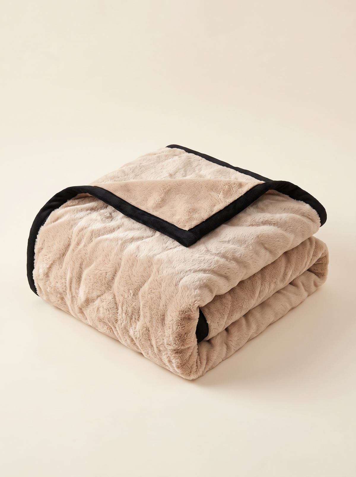 Plush Fleece Blanket – Beige – product view
