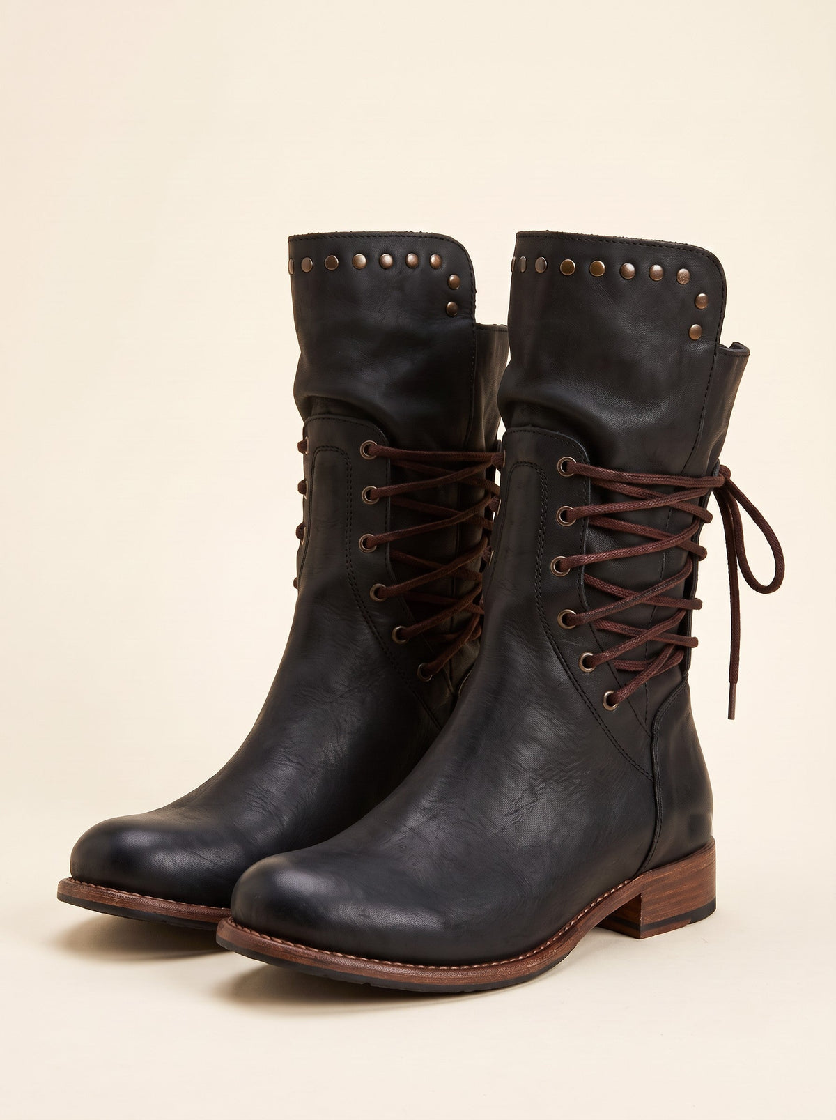 Women's Vintage Combat Boots – Black – pair, 3/4 view