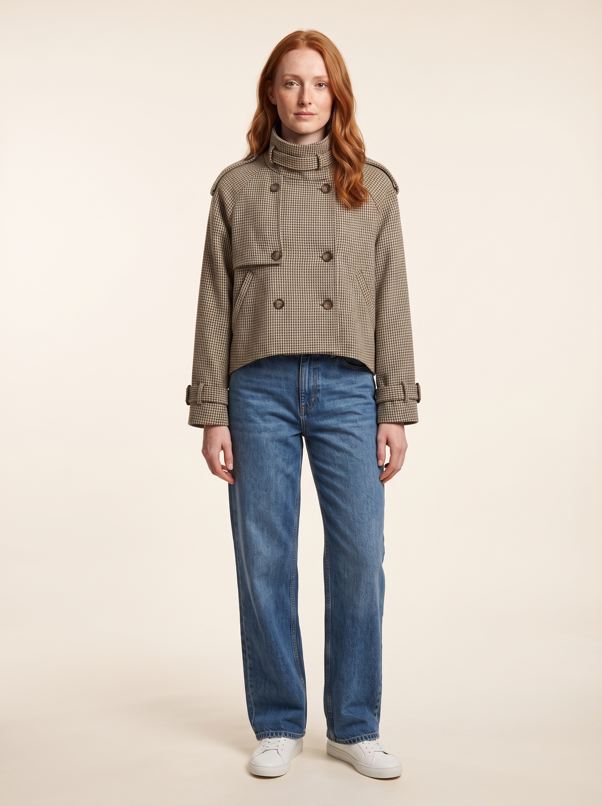 Cropped Houndstooth Jacket – Khaki – on model