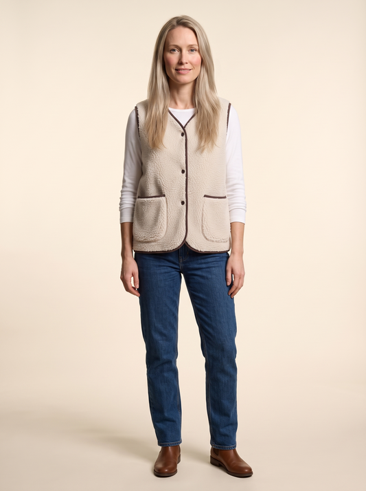 Teddy Fleece Gilet – Cream – on model